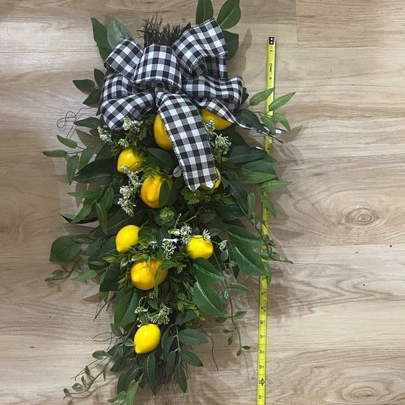 Black and White Checkered Bow with Lemons and Greenery swag - Picture 1 of 4